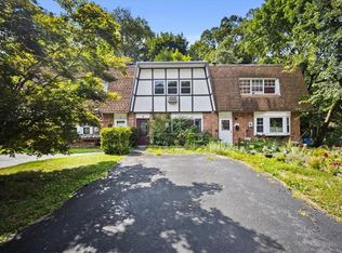 4 Roundtree Ct, Beacon, NY 12508