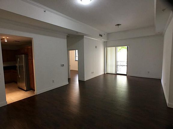 3rd image of 8395 SW 73rd Ave APT 520