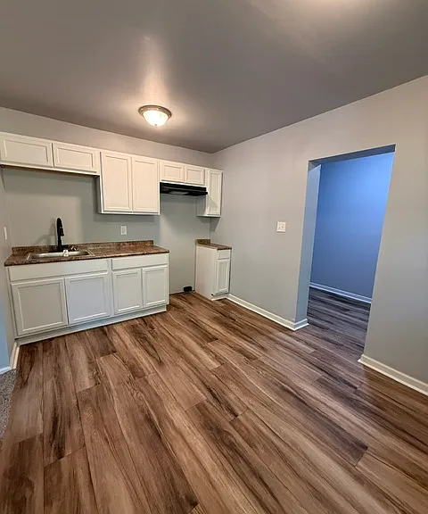 2082 Mutual Ave #A & B — Photo 7