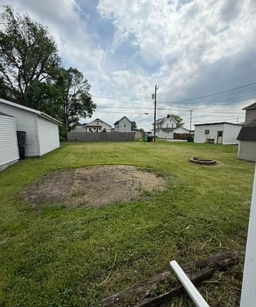 5th image of 1413 E Main St