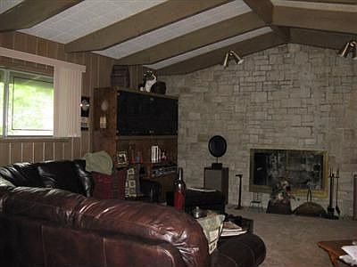 5th image of 3829 Honey Hill Ln