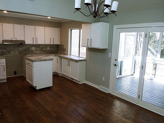 Kitchen-diner 12' x 19'