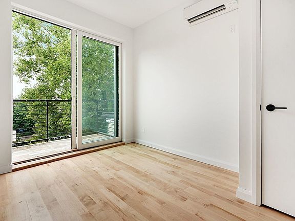 2nd image of 314 Evergreen Ave #B1