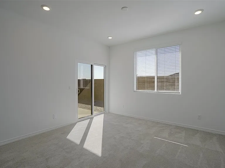 1275 Leo Ln — Photo 10