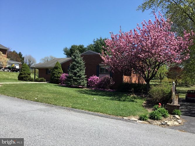 1st image of 30 Redwood Dr