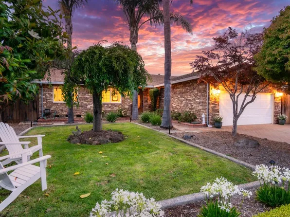 1705 Moclips Drive, Petaluma, CA 94954