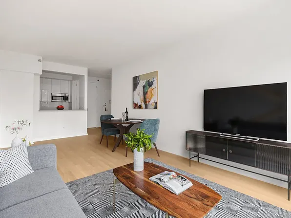 75 W End Ave, New York, NY