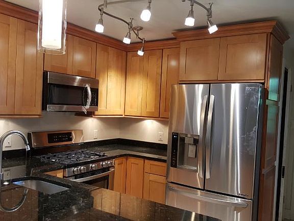 Beautifully equipped stainless and granite kitchen