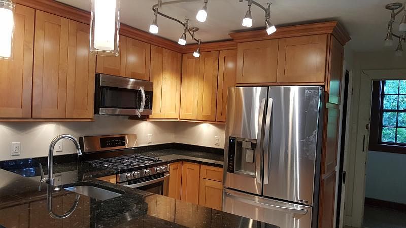Beautifully equipped stainless and granite kitchen