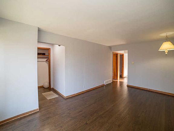 3rd image of 9349 S Paxton Ave