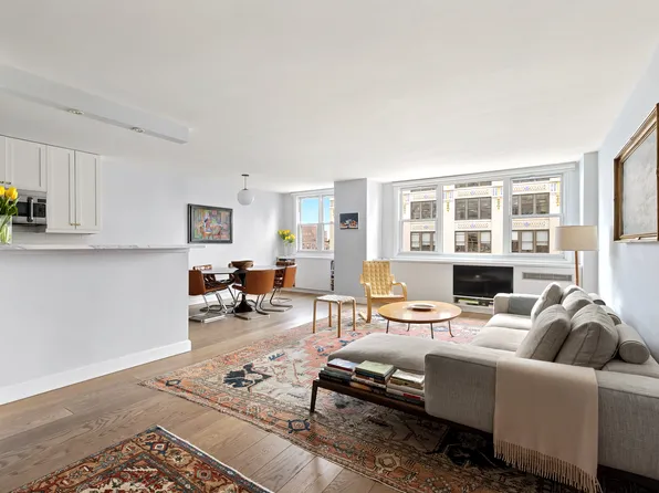 77 Seventh Avenue image 1 of 12