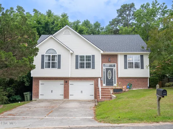 703 Riva Ridge Rd, Sneads Ferry, NC 28460