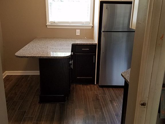 4th image of 12 Johnson St Unit 5