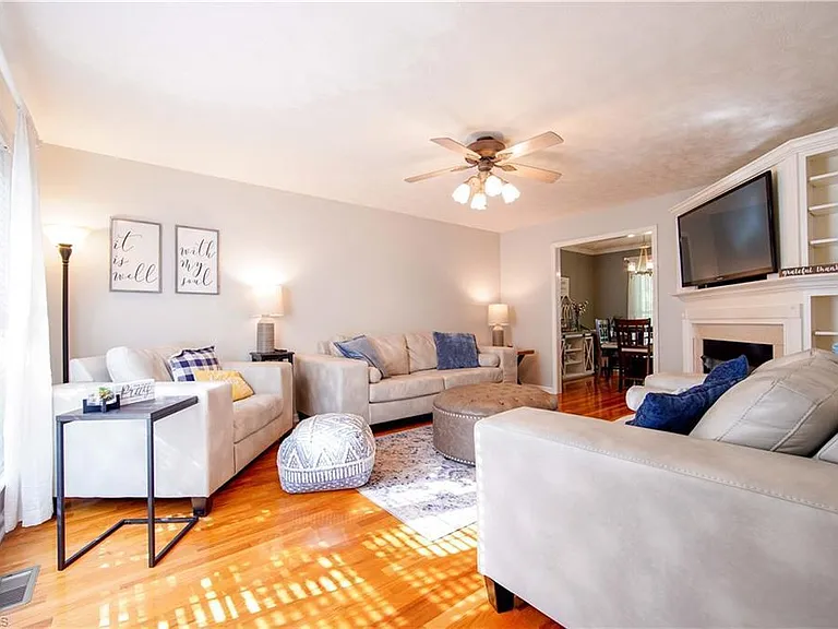 290 Gleason Ln — Photo 2
