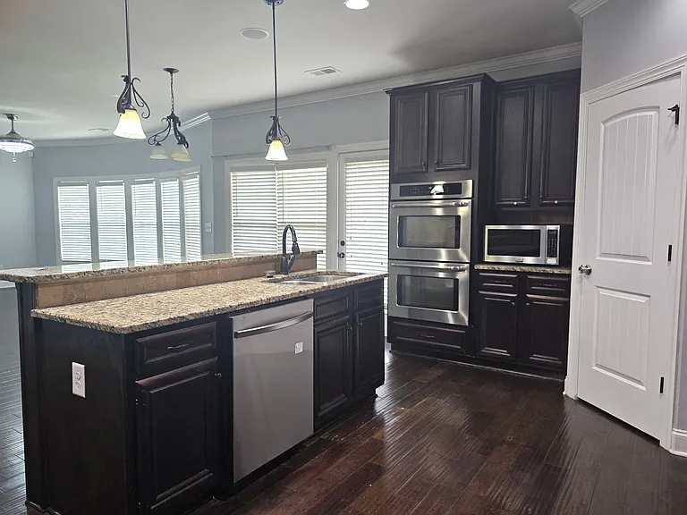 8809 Crenshaw Dr — Photo 14
