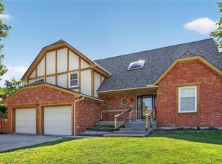 5751 Richards Cir, Shawnee, KS 66216