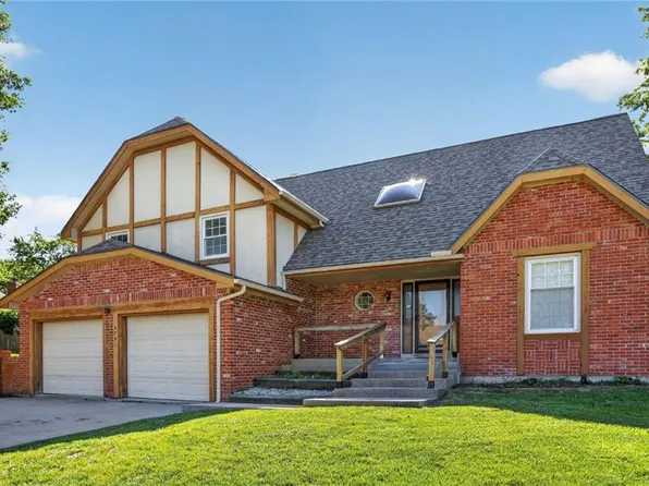 5751 Richards Cir, Shawnee, KS 66216
