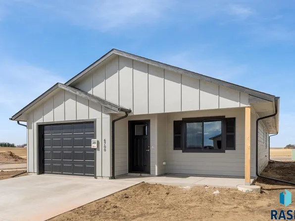 6717 E Thimbleweed St, Sioux Falls, SD 57110