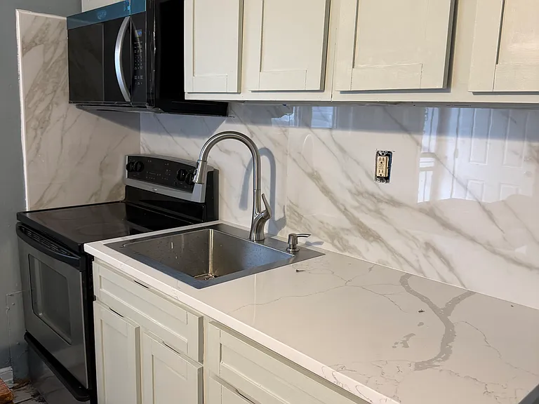 27 E Meehan Ave #1 — Photo 4