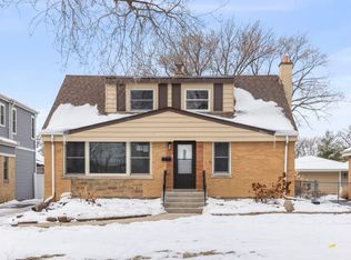 956 S Cadwell Ave, Elmhurst, IL