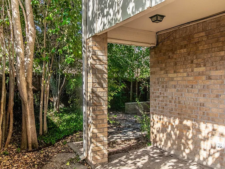 3704 Hulen Park Dr — Photo 40
