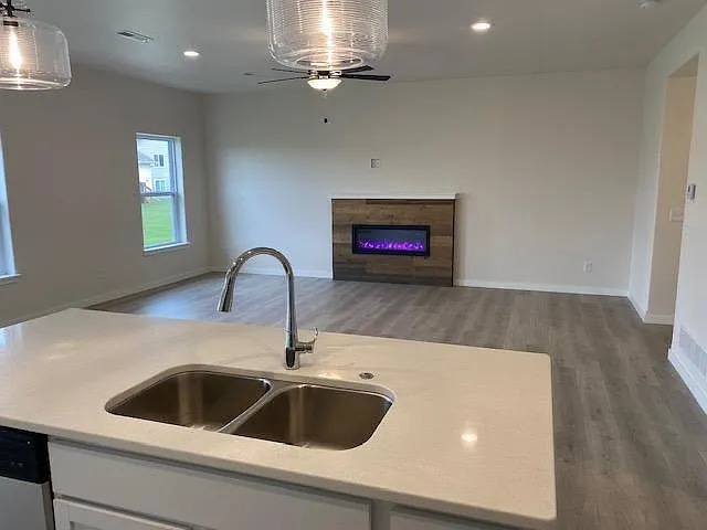1185 Exchange St — Photo 5