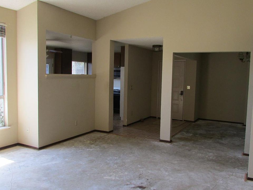2nd image of 423 Sailfish Dr