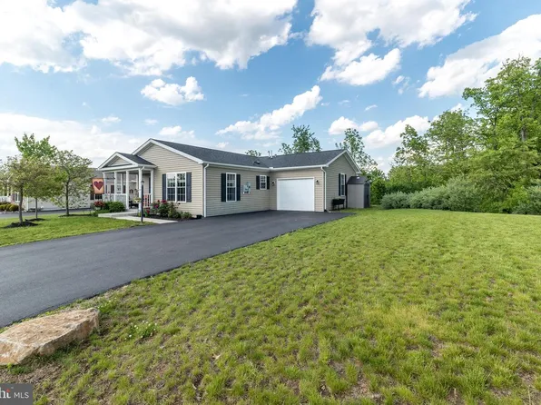 11 Tern Ct, Bechtelsville, PA 19505