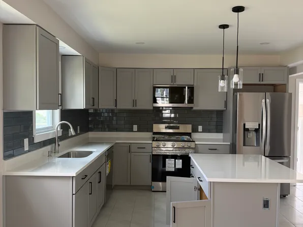 900 Main St #1, East Greenwich, RI 02818