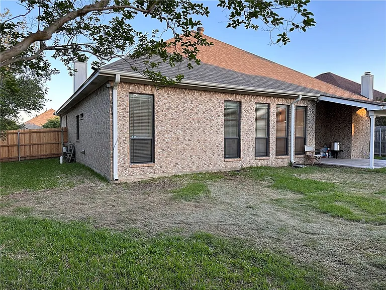 913 Delrey Dr — Photo 33
