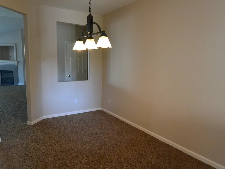 6102 W Seeger Ct — Photo 7