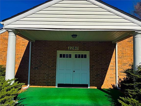 4th image of 2280 Fancy Gap Rd