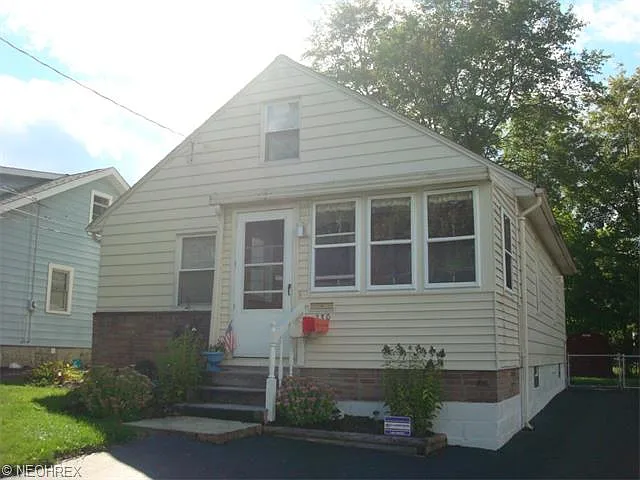 230 Forest Hill Dr photo 1