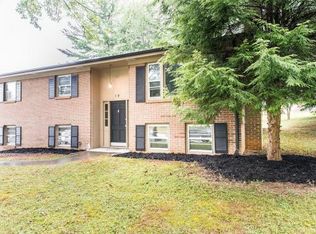 135 Milburn Dr, Bristol, VA 24201