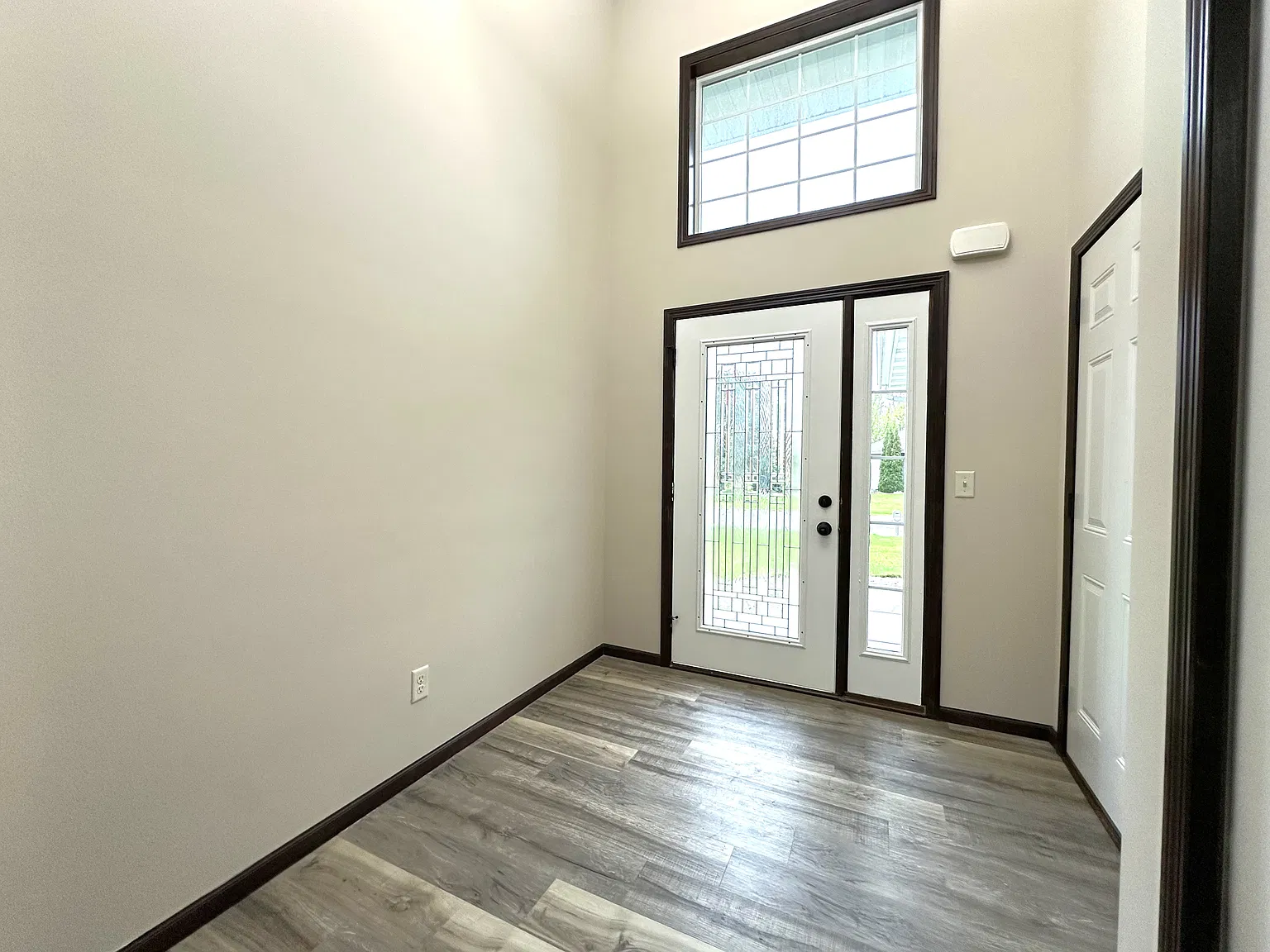 4 bed, 1253 sqft, $2,350 — Photo 2