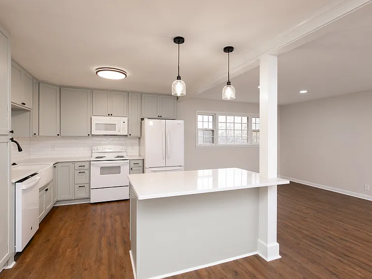 10117 Shades Rd SE — Photo 6