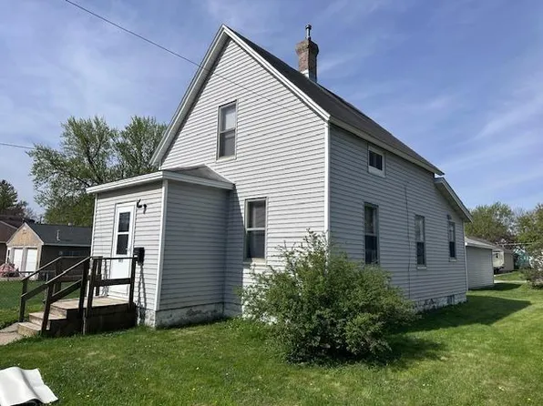 609 13th St NE, Austin, MN 55912