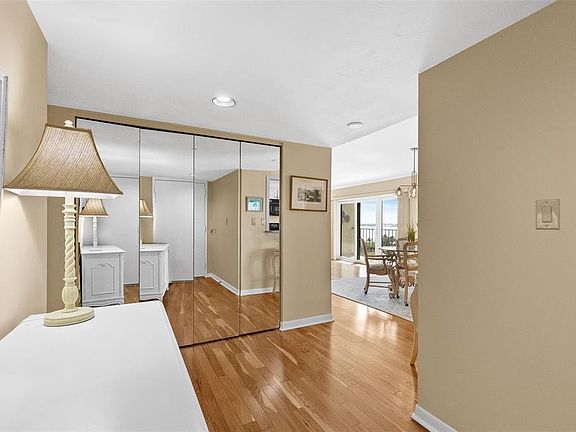 5th image of 1480 Gulf Blvd APT 409