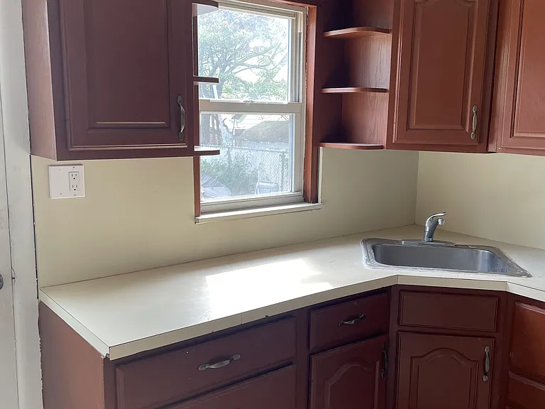 1379 E St #1 — Photo 17