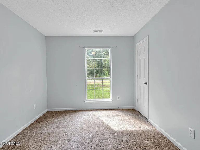 103 Carriage Hills Ct — Photo 26