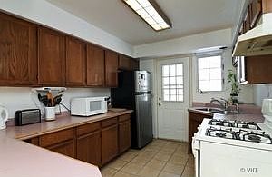 4th image of 3678 Lee Ave