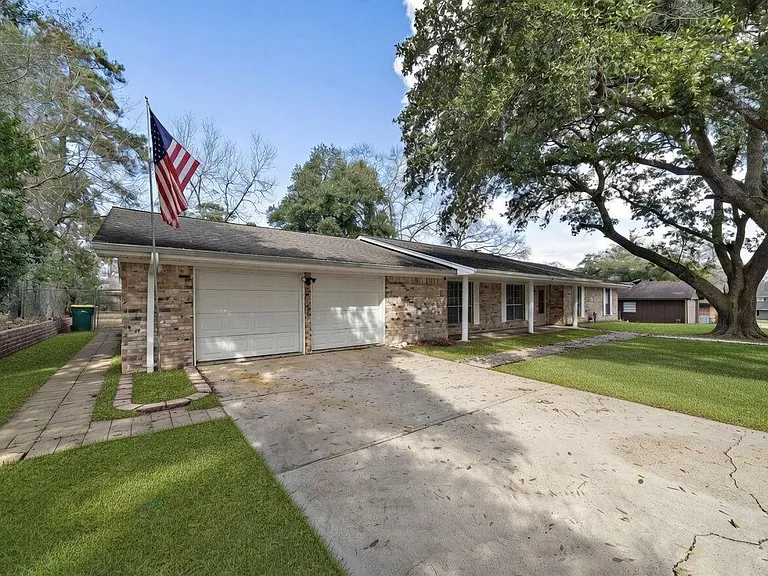 1104 Hillcrest Dr — Photo 20