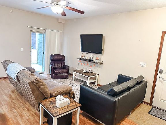 2nd image of 1335 SW Prairie Trail Pkwy APT 104