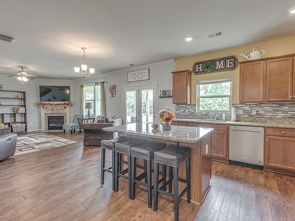 4th image of 3638 Genoa Dr