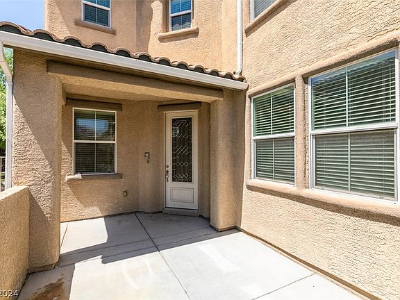 4th image of 2309 Mountain Rail Dr