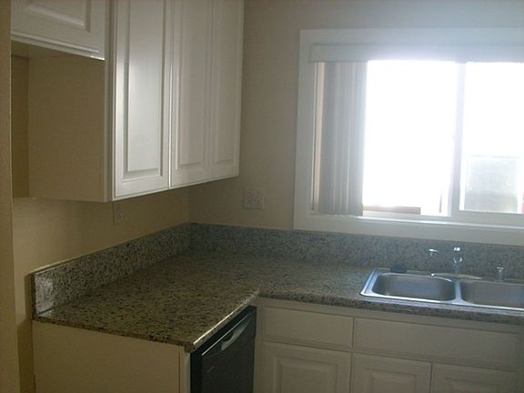 3rd image of 708 S Prospect Ave #4
