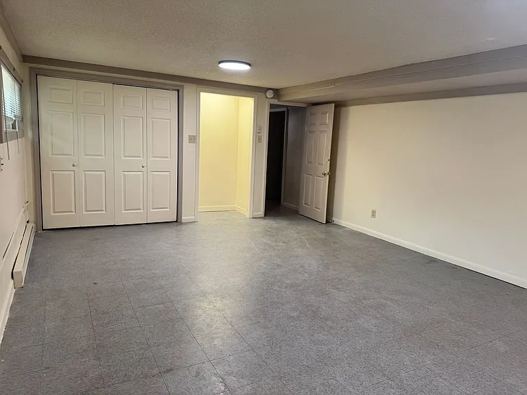 744 Crescent Dr #4 — Photo 3