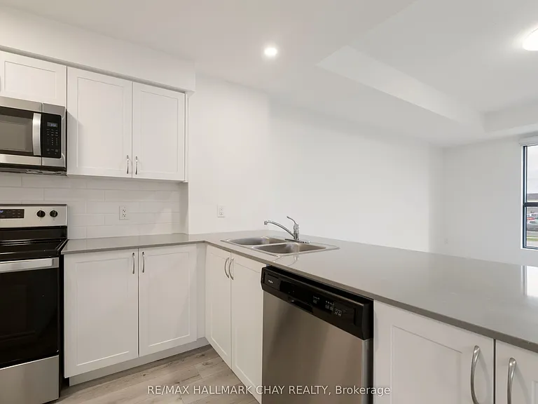 30 Hanmer St W #202 — Photo 11