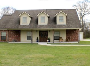 6724 Lone Oak Dr, Bueche, LA 70729