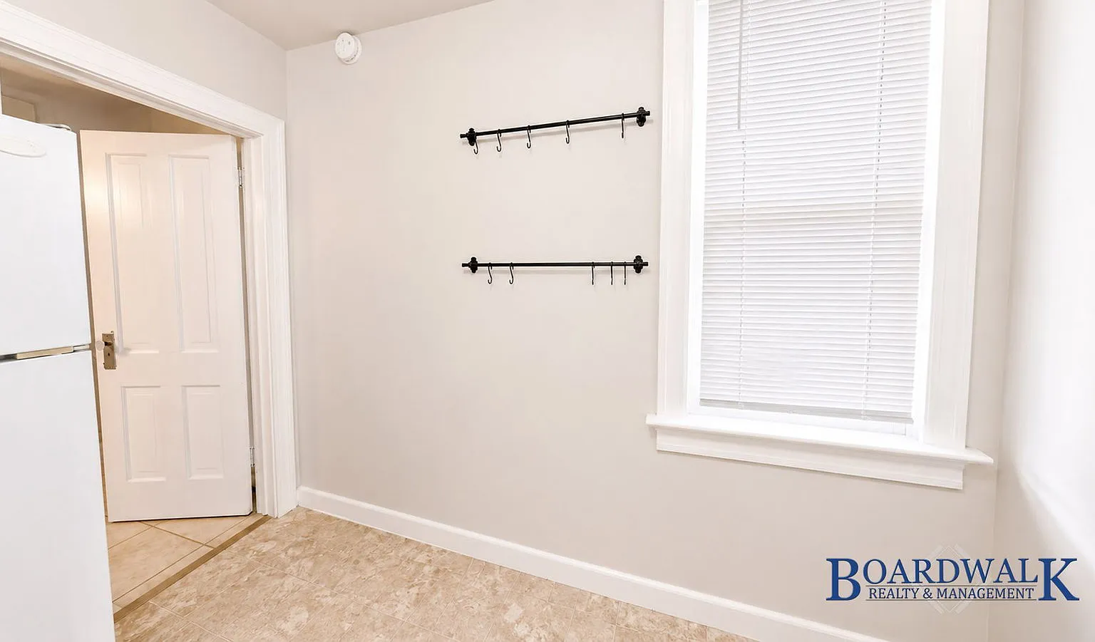 1 bed, 1.0 bath, 700 sqft, $1,050 — Photo 4
